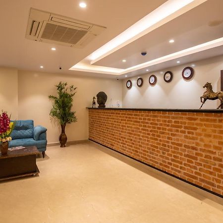 Hotel Palm International Μπούτβαλ Εξωτερικό φωτογραφία