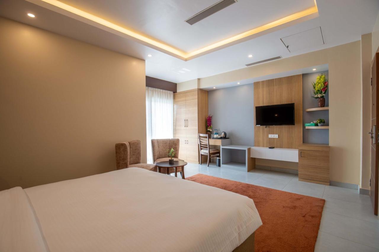 Hotel Palm International Μπούτβαλ Εξωτερικό φωτογραφία