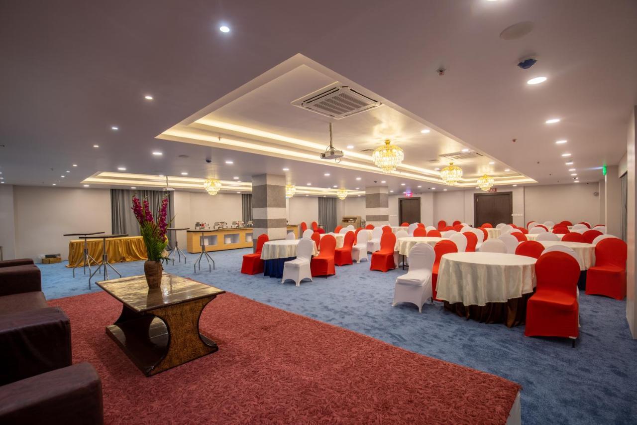 Hotel Palm International Μπούτβαλ Εξωτερικό φωτογραφία