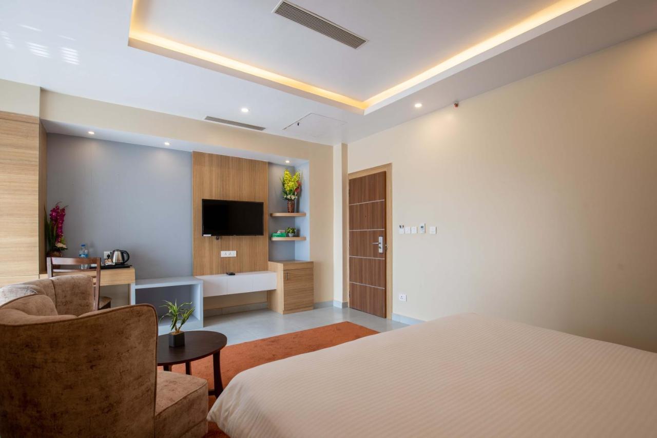 Hotel Palm International Μπούτβαλ Εξωτερικό φωτογραφία