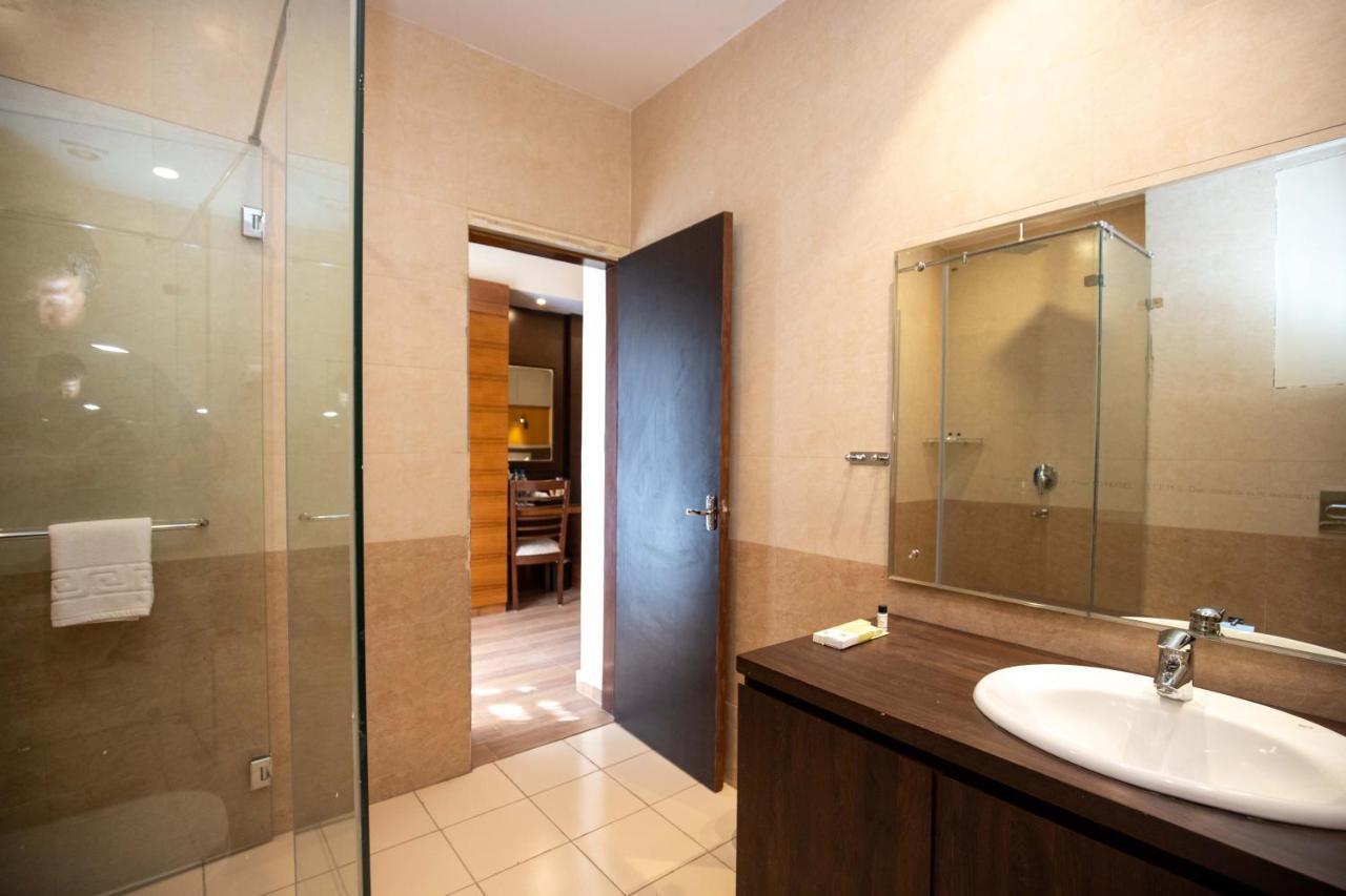 Hotel Palm International Μπούτβαλ Εξωτερικό φωτογραφία