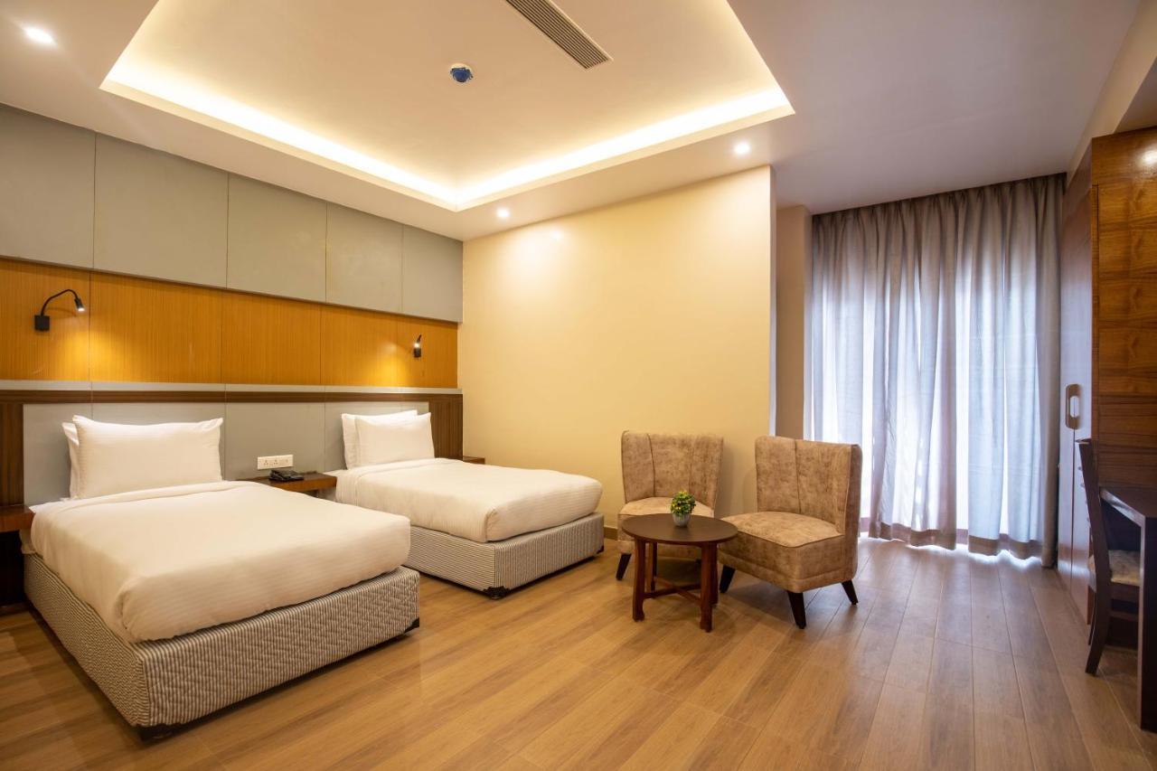 Hotel Palm International Μπούτβαλ Εξωτερικό φωτογραφία