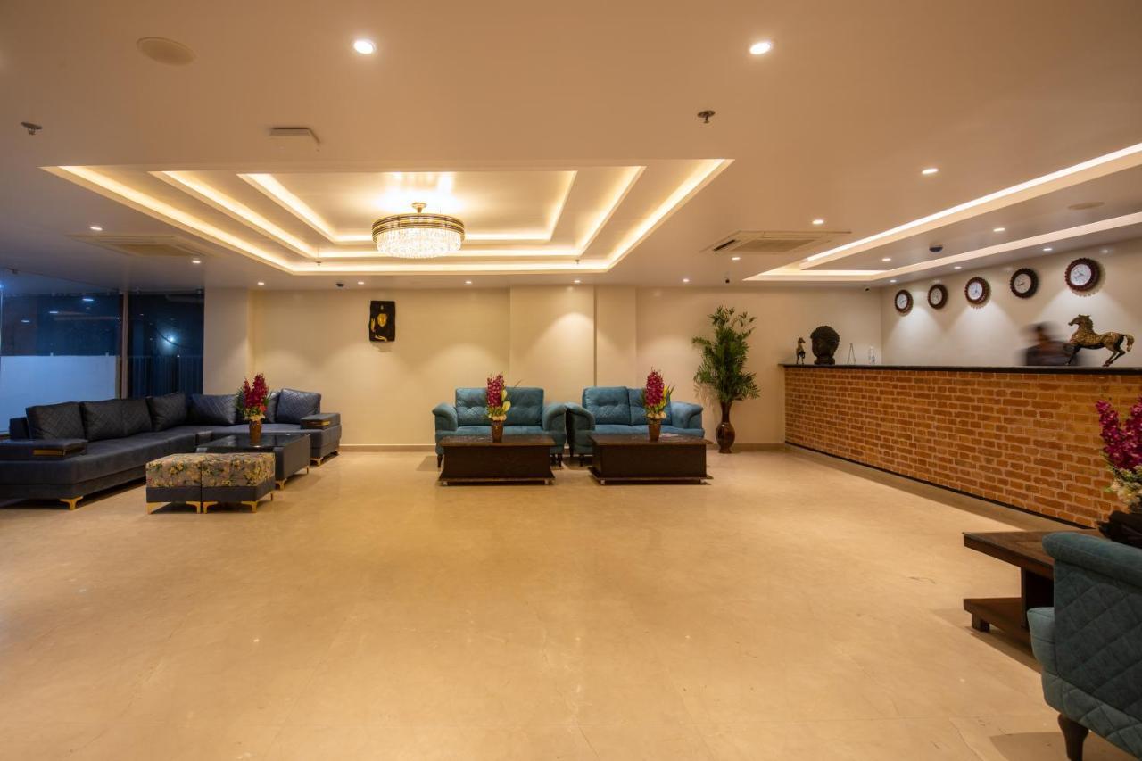 Hotel Palm International Μπούτβαλ Εξωτερικό φωτογραφία