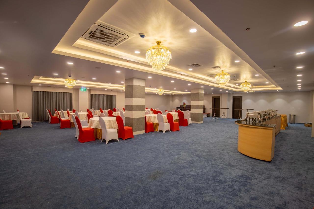 Hotel Palm International Μπούτβαλ Εξωτερικό φωτογραφία