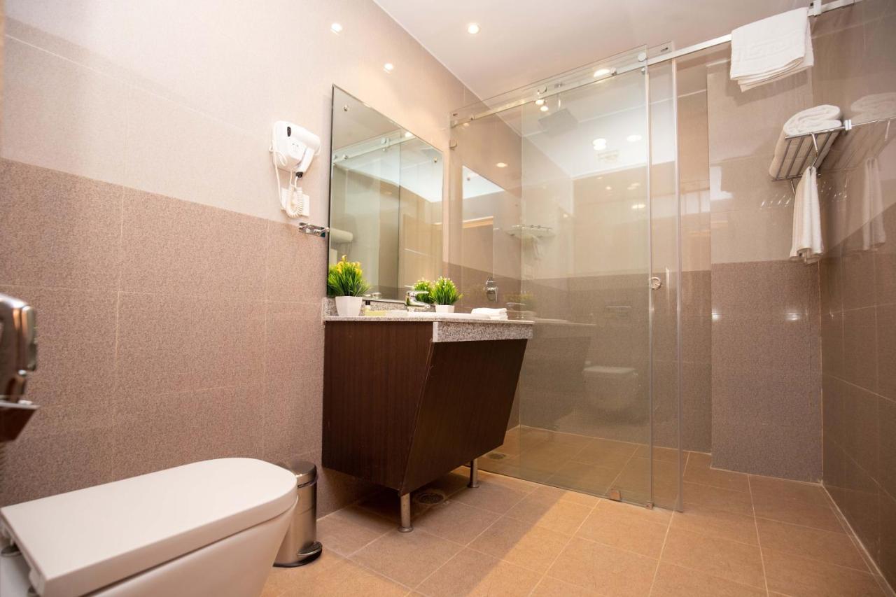 Hotel Palm International Μπούτβαλ Εξωτερικό φωτογραφία